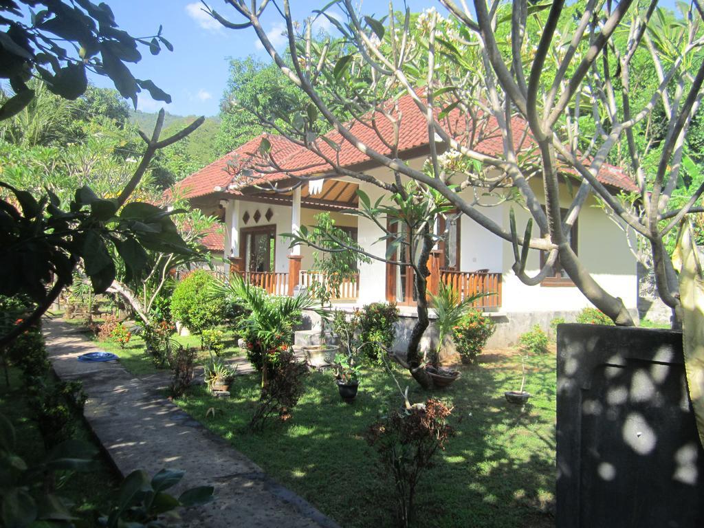 Teman Teman Bungalows 1 Amed Eksteriør billede